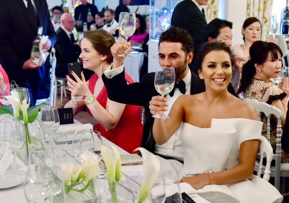 Exclusif - Eva Longoria et son mari Jose Baston - 6e dîner du Global Gift Initiative à l'espace "Mouton Cadet Wine Bar" sur le toit du Palais des Festivals, lors du 70e Festival International du Film de Cannes, le 19 mai 2017.© Giancarlo Gorassini/Bestimage