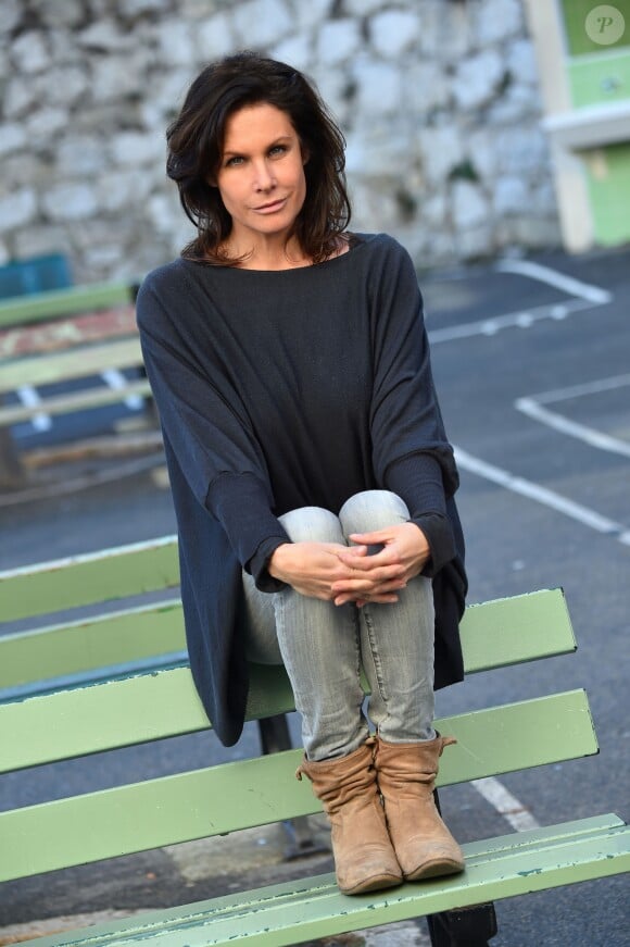 Astrid Veillon participe à la campagne "Lecture pour tous" au collège Ségurane à Nice le 6 février 2017. © Bruno Bebert / Bestimage