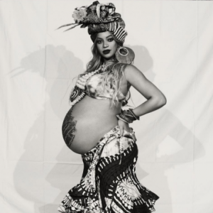Beyoncé lors de la baby-shower organisée pour la prochaine naissance des jumeaux - Photo publiée sur Instagram le 22 mai 2017