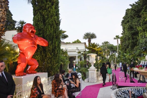 Le Kong de R. Orlinski au défilé de mode Philipp Plein dans la villa "La Jungle du Roi" lors du 70ème festival de Cannes le 24 mai 2017.