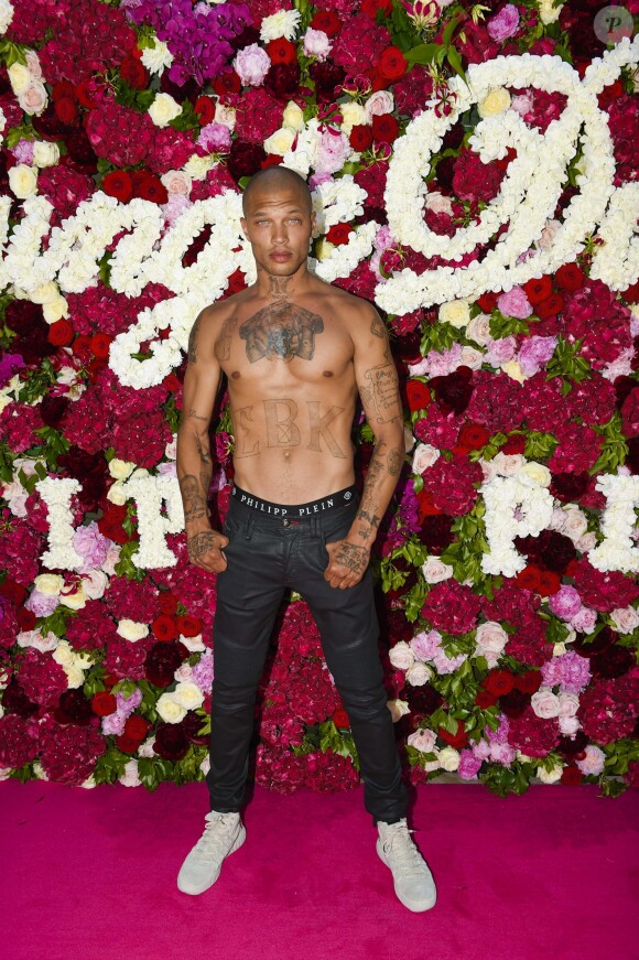 Jeremy Meeks au défilé de mode Philipp Plein dans la villa "La Jungle du Roi" lors du 70ème festival de Cannes le 24 mai 2017.