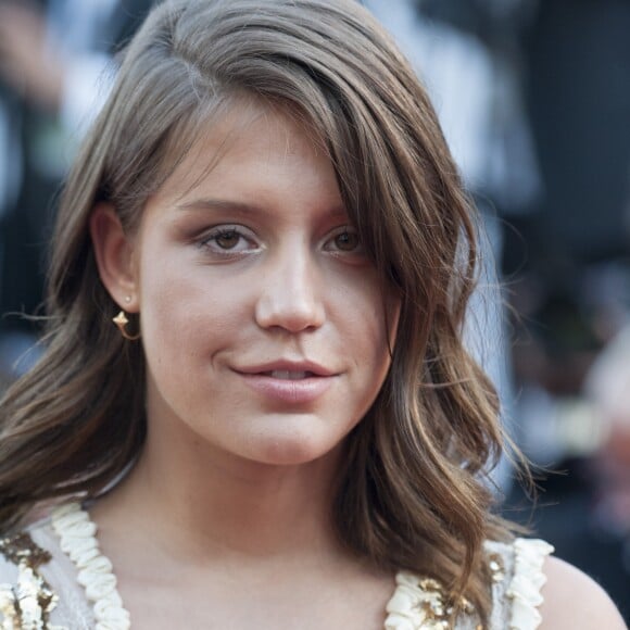 Adèle Exarchopoulos à la montée des marches de la soirée du 70e Anniversaire du Festival International du Film de Cannes, le 23 mai 2017. © Pierre Perusseau/Bestimage