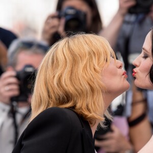 Emmanuelle Seigner et Eva Green - Photocall du film "D'Après Une Histoire Vraie" lors du 70e Festival International du Film de Cannes le 27 mai 2017