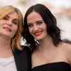 Emmanuelle Seigner et Eva Green - Photocall du film "D'Après Une Histoire Vraie" lors du 70e Festival International du Film de Cannes le 27 mai 2017