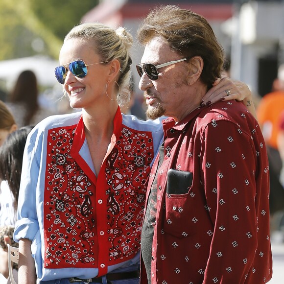 Johnny Hallyday avec sa femme Laeticia, leurs filles Jade et Joy, Marie Poniatowski avec son mari Pierre Rambaldi et leur fille Tess, à Santa Monica, le 1er avril 2017.