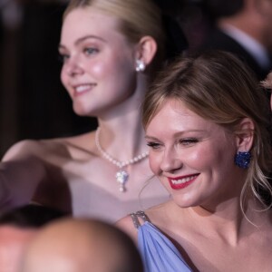 Kirsten Dunst et son compagnon Jesse Plemons sur les marches du film "Les proies" lors du 70e Festival International du Film de Cannes. Le 24 mai 2017. © Borde-Jacovides-Moreau / Bestimage