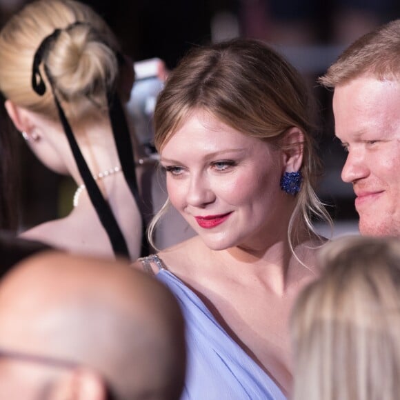 Kirsten Dunst et son compagnon Jesse Plemons sur les marches du film "Les proies" lors du 70e Festival International du Film de Cannes. Le 24 mai 2017. © Borde-Jacovides-Moreau / Bestimage