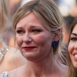 Elle Fanning, Kirsten Dunst (en larmes), Sofia Coppola - Montée des marches du film "Les proies" lors du 70e Festival International du Film de Cannes. Le 24 mai 2017. © Borde-Jacovides-Moreau / Bestimage