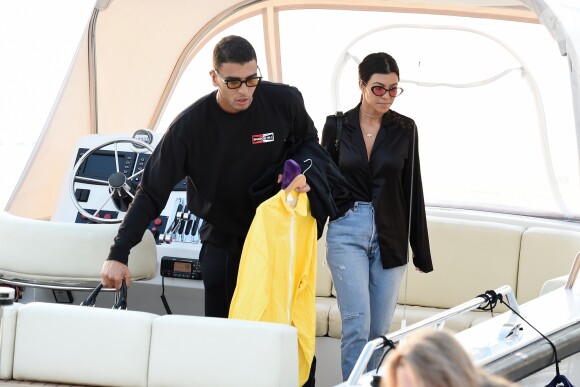 Kourtney Kardashian et son compagnon Younes Bendjima à Antibes, le 25 mai 2017.