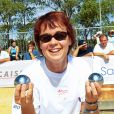 Fabienne Egal - 13e prix des personnalités au tournoi de pétanque d'Avignon en 2001.
