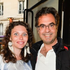 Olivier Belmondo avec sa femme Audrey enceinte - Générale de la pièce "Ça coule de source" écrite par Louis-Michel Colla au théâtre de la Gaîté-Montparnasse à Paris, le 30 mai 2017. © Coadic Guirec/Bestimage