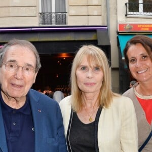 Robert Hossein et sa femme Candice Patou, Pascale Pouzadoux et son mari Antoine Duléry - Générale de la pièce "Ça coule de source" écrite par Louis-Michel Colla au théâtre de la Gaîté-Montparnasse à Paris, le 30 mai 2017. © Coadic Guirec/Bestimage