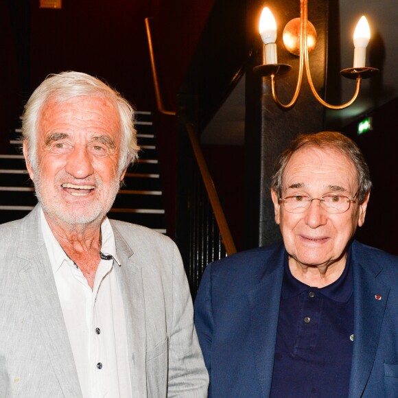 Jean-Paul Belmondo et Robert Hossein - Générale de la pièce "Ça coule de source" écrite par Louis-Michel Colla au théâtre de la Gaîté-Montparnasse à Paris, le 30 mai 2017. © Coadic Guirec/Bestimage