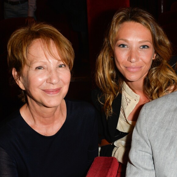 Nathalie Baye et sa fille Laura Smet, Jean-Paul Belmondo - Générale de la pièce "Ça coule de source" écrite par Louis-Michel Colla au théâtre de la Gaîté-Montparnasse à Paris, le 30 mai 2017. © Coadic Guirec/Bestimage
