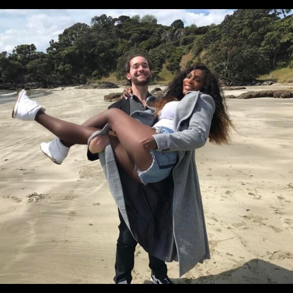 Photo de Serena Williams, enceinte, et son compagnon Alexis Ohanian. Avril 2017.