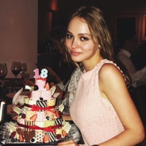 Lily-Rose Depp fête ses 18 ans à Tokyo. Le 31 mai 2017.