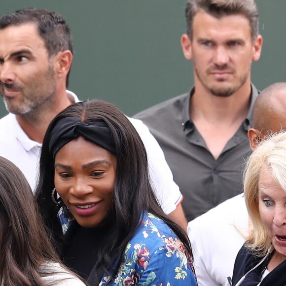 Serena Williams, enceinte, dans les tribunes de Roland-Garros à Paris le 2 juin 2017 lors du match de sa soeur Venus Williams. © Cyril Moreau / Dominique Jacovides / Bestimage