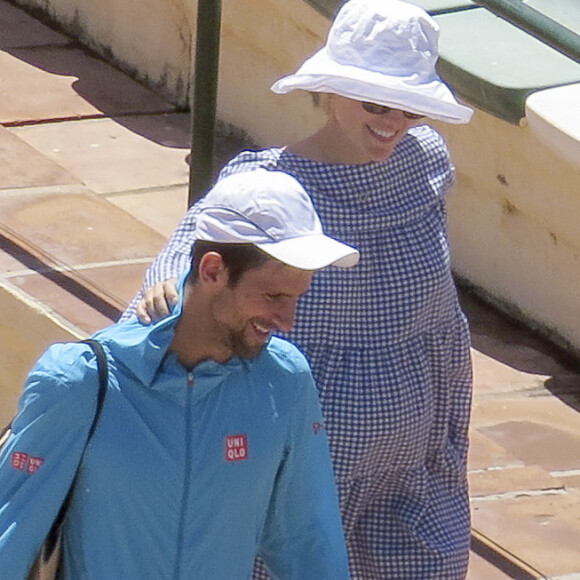 Exclusif - Novak Djokovic s'entraîne sous les yeux de sa femme Jelena Ristic, enceinte, à Marbella en Espagne le 1er mai 2017.