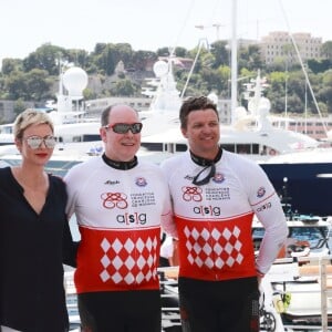 Terence Parkin, la princesse Charlene et le prince Albert II de Monaco, Gareth Wittstock lors de la 1re édition du Riviera Water Bike Challenge disputé en mer entre Nice et Monaco, le 4 juin 2017, au profit des actions de la Fondation Princesse Charlene de Monaco. © Claudia Albuquerque / Bestimage