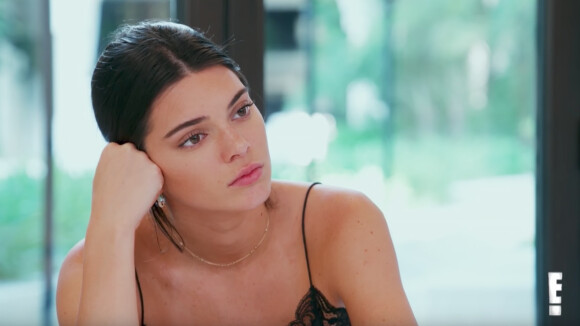 Kendall Jenner et sa mère Kris discutent du nouveau livre que vient de sortir Caitlyn Jenner, dans lequel elle dézingue le clan Kardashian - Vidéo publiée sur Youtube le 2 juin 2017