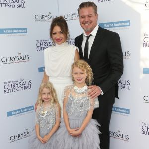 Rebecca Gayheart et son mari Eric Dane avec leurs filles Billie et Georgia lors la soirée "Chrysalis Butterfly Ball" à Los Angeles le 3 juin 2017.