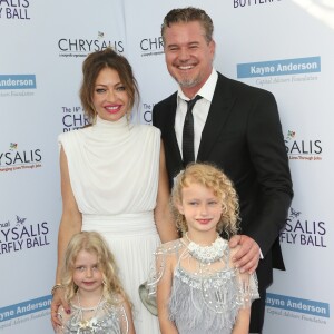 Rebecca Gayheart et son mari Eric Dane avec leurs filles Billie et Georgia lors la soirée "Chrysalis Butterfly Ball" à Los Angeles le 3 juin 2017.