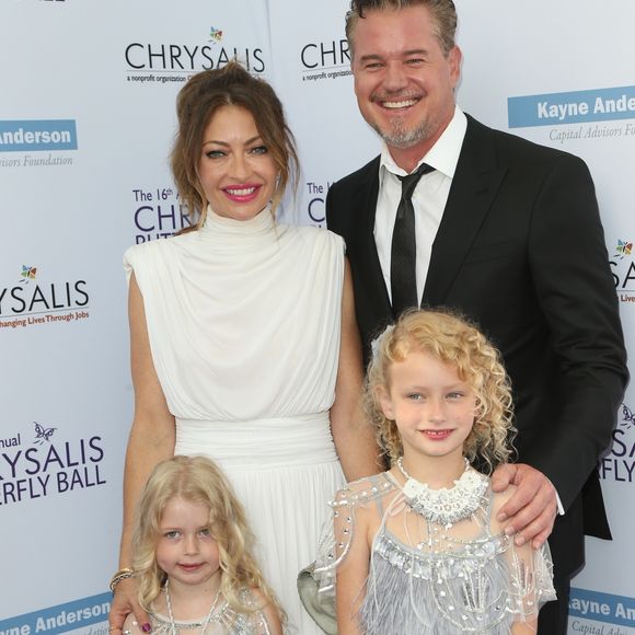 Rebecca Gayheart et son mari Eric Dane avec leurs filles Billie et Georgia lors la soirée "Chrysalis Butterfly Ball" à Los Angeles le 3 juin 2017.