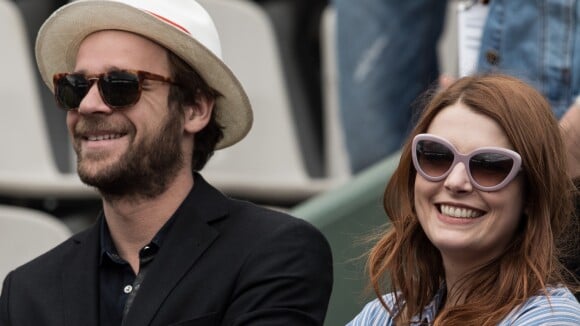 Elodie Frégé, sensuelle à Roland-Garros, s'affiche avec son nouvel amoureux