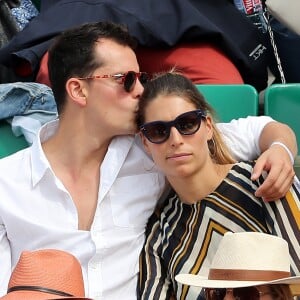 Juan Arbelaez et sa compagne Laury Thilleman (Miss France 2011) - Les célébrités dans les tribunes lors des internationaux de France de Roland-Garros à Paris, le 4 juin 2017. © Dominique Jacovides-Cyril Moreau/Bestimage