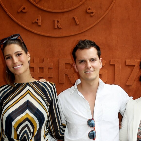 Laury Thilleman (Miss France 2011) avec son compagnon Juan Arbelaez, son père Fabrice, sa mère Sophie, son frère Hugo et sa soeur Julie - Les célébrités au village des internationaux de tennis de Roland Garros à Paris le 4 juin 2017.