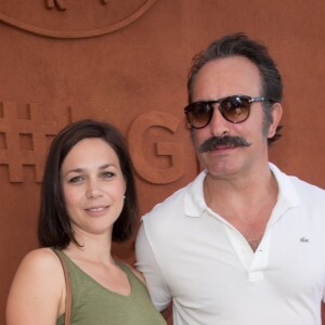 Jean Dujardin et sa compagne Nathalie Pechalat au village lors de la finale homme des internationaux de France de Roland Garros à Paris, le 11 juin 2017. © Dominique Jacovides - Cyril Moreau/ Bestimage  Celebrities at the village during the Roland Garros 2017 French Open in Paris, on June 11, 201711/06/2017 - Paris