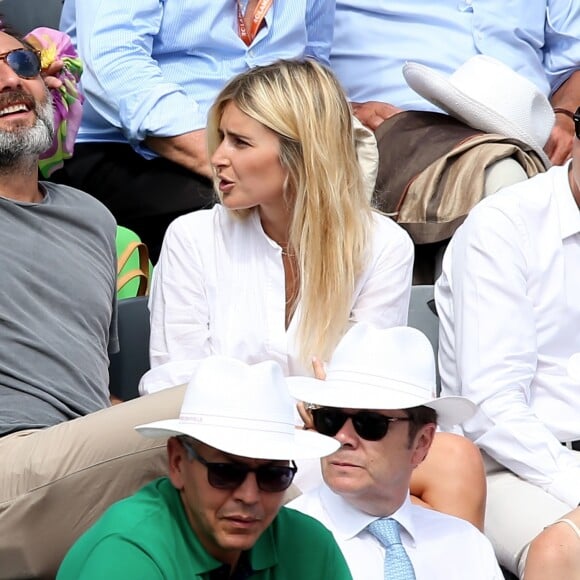 Gilles Lellouche et sa compagne Alizée Guinochet dans les tribunes lors de la finale homme des Internationaux de Tennis de Roland-Garros à Paris, le 11 juin 2017. © Jacovides-Moreau/Bestimage  People during the Roland Garros 2017 French Open in Paris, on June 11th, 2017.11/06/2017 - Paris