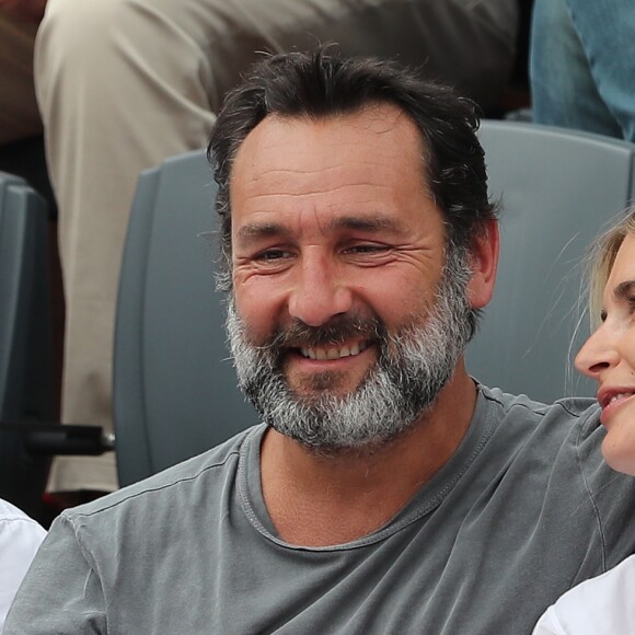 Gilles Lellouche et sa compagne Alizée Guinochet - People dans les tribunes lors de la finale homme des Internationaux de Tennis de Roland-Garros à Paris le 11 juin 2017. © Dominique Jacovides-Cyril Moreau/Bestimage  People during the Roland Garros 2017 French Open men final in Paris, on June 11th, 2017.11/06/2017 - Paris