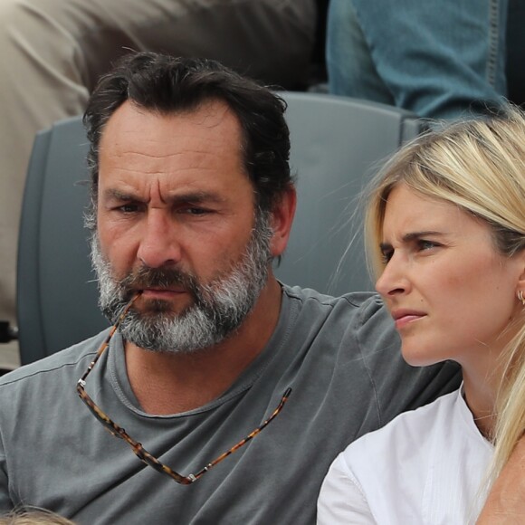 Gilles Lellouche et sa compagne Alizée Guinochet - People dans les tribunes lors de la finale homme des Internationaux de Tennis de Roland-Garros à Paris le 11 juin 2017. © Dominique Jacovides-Cyril Moreau/Bestimage  People during the Roland Garros 2017 French Open men final in Paris, on June 11th, 2017.11/06/2017 - Paris
