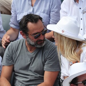 Gilles Lellouche et sa compagne Alizée Guinochet - People dans les tribunes lors de la finale homme des Internationaux de Tennis de Roland-Garros à Paris le 11 juin 2017. © Dominique Jacovides-Cyril Moreau/Bestimage  People during the Roland Garros 2017 French Open men final in Paris, on June 11th, 2017.11/06/2017 - Paris