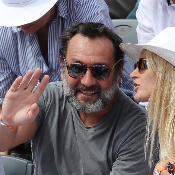 Gilles Lellouche et sa compagne Alizée Guinochet - People dans les tribunes lors de la finale homme des Internationaux de Tennis de Roland-Garros à Paris le 11 juin 2017. © Dominique Jacovides-Cyril Moreau/Bestimage  People during the Roland Garros 2017 French Open men final in Paris, on June 11th, 2017.11/06/2017 - Paris