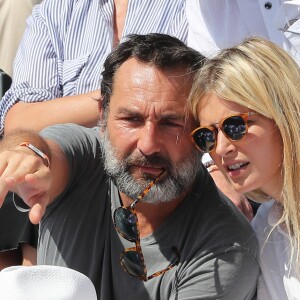 Gilles Lellouche et sa compagne Alizée Guinochet - People dans les tribunes lors de la finale homme des Internationaux de Tennis de Roland-Garros à Paris le 11 juin 2017. © Dominique Jacovides-Cyril Moreau/Bestimage  People during the Roland Garros 2017 French Open men final in Paris, on June 11th, 2017.11/06/2017 - Paris