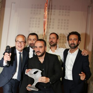 Exclusif - Paul Amsellem, David Sinapian, Fred Testot, François-Xavier Demaison et Mathieu Madénian lors de la seconde édition de 'Les plumes d'Or du Vin et de la gastronomie' au Pavillon Cambon à Paris le 13 Juin. © Denis Guignebourg/BestImage