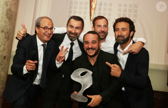 Exclusif - Paul Amsellem, David Sinapian, Fred Testot, François-Xavier Demaison et Mathieu Madénian lors de la seconde édition de 'Les plumes d'Or du Vin et de la gastronomie' au Pavillon Cambon à Paris le 13 Juin. © Denis Guignebourg/BestImage
