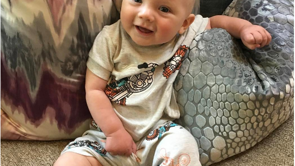 Pink publie une adorable photo de son fils : A peine 6 mois et déjà irrésistible
