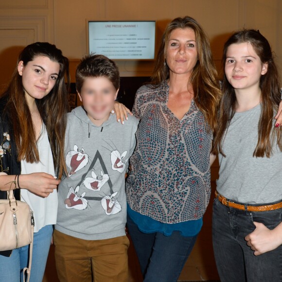 Exclusif - Aurore Castaldi avec ses filles Jade et Louise et Enzo l'un des fils de son mari B. Castaldi - Invités et People lors de l'enregistrement de l'émission "On se refait Palmade" au Théâtre de Paris, qui sera diffusée le 16 juin sur France 3, le 22 mai 2017. Coadic Guirec/Bestimage