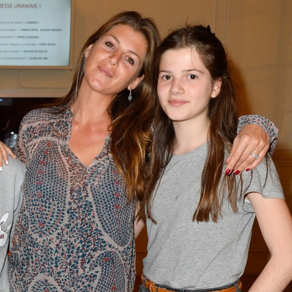 Exclusif - Aurore Castaldi avec ses filles Jade et Louise et Enzo l'un des fils de son mari B. Castaldi - Invités et People lors de l'enregistrement de l'émission "On se refait Palmade" au Théâtre de Paris, qui sera diffusée le 16 juin sur France 3, le 22 mai 2017. Coadic Guirec/Bestimage