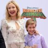 Kate Hudson et ses enfants Ryder Robinson et Bingham Bellamy lors la première de Kung Fu Panda 3 au théâtre "TCL Chinese" de Hollywood le 16 janvier 2016.
