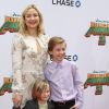 Kate Hudson avec ses enfants Ryder et Bingham à la première de Kung Fu Panda 3 au théâtre "TCL Chinese" de Hollywood le 16 janvier 2016.