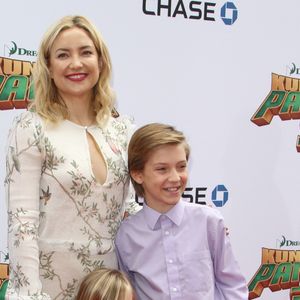 Kate Hudson avec ses enfants Ryder et Bingham à la première de Kung Fu Panda 3 au théâtre "TCL Chinese" de Hollywood le 16 janvier 2016.