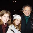 Nelson Monfort et ses filles Isaure et Victoria à Paris en 2000.