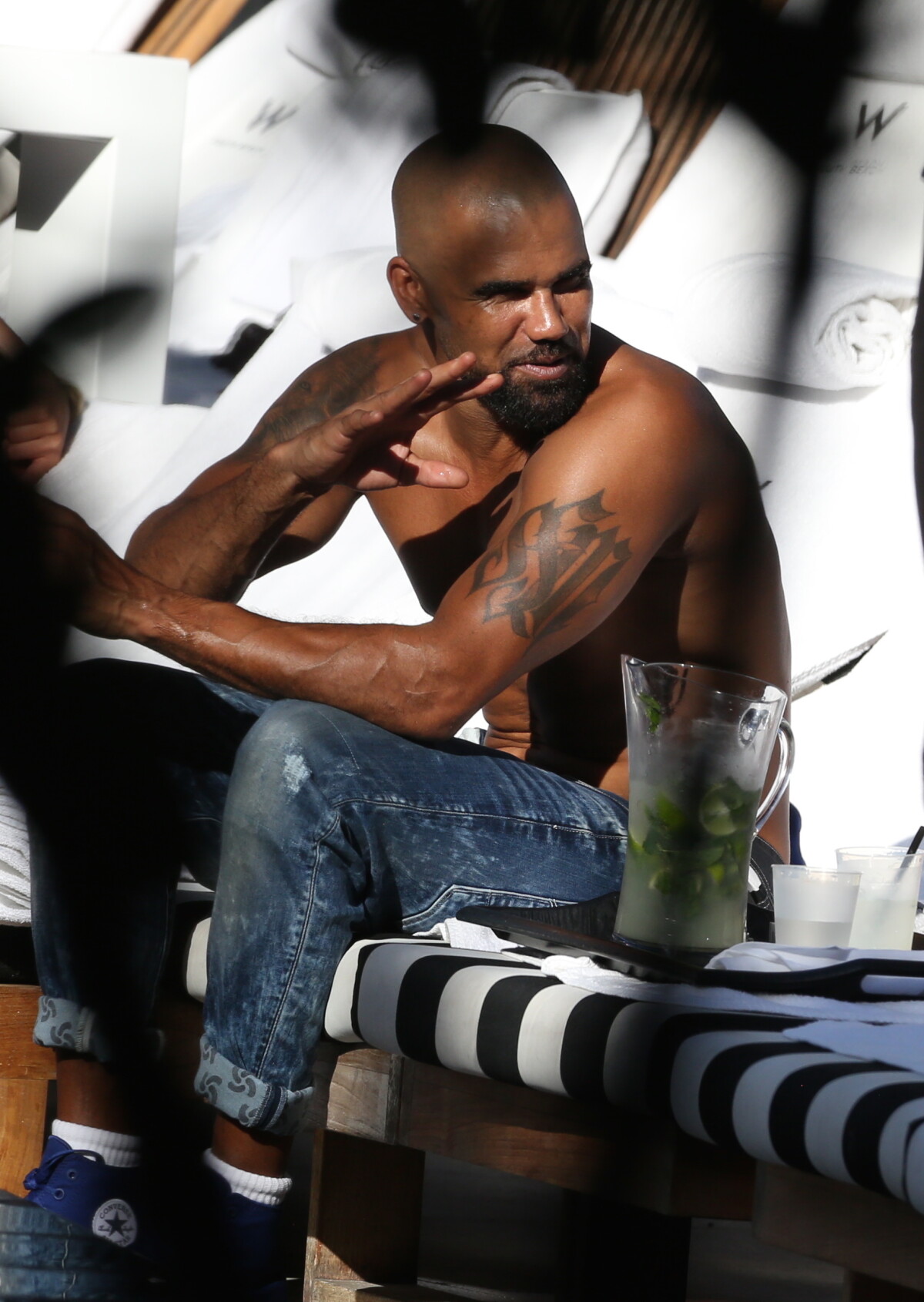 Schema R Moor Piscine De Shemar Moore Beach Shemar Moore Hi Res Stock Photography