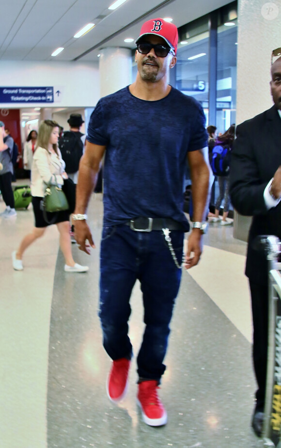 Shemar Moore arrive à l'aéroport de Los Angeles, le 25 mai 2016 © CPA/Bestimage