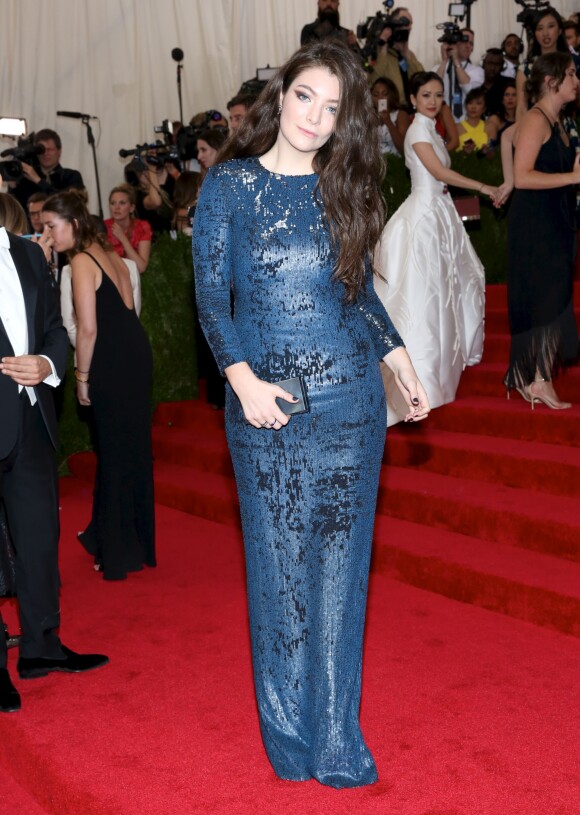 Lorde - Soirée Costume Institute Gala 2015 (Met Ball) au Metropolitan Museum célébrant l'ouverture de Chine: à travers le miroir à New York, le 4 mai 2015.
