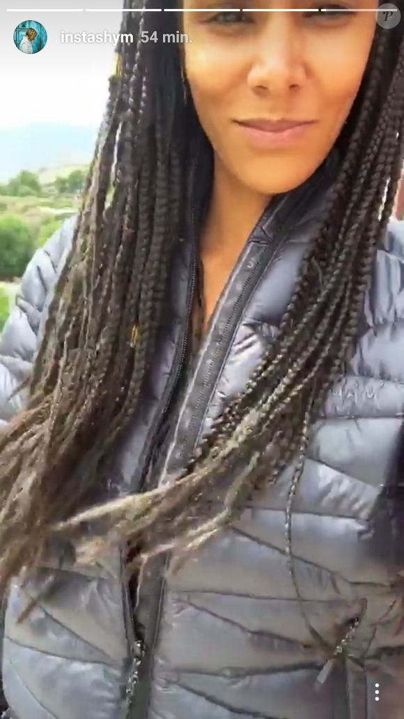 Shy'm avec des tresses au Népal pour le tournage de l'émission "A l'état sauvage", le 20 juin 2017.